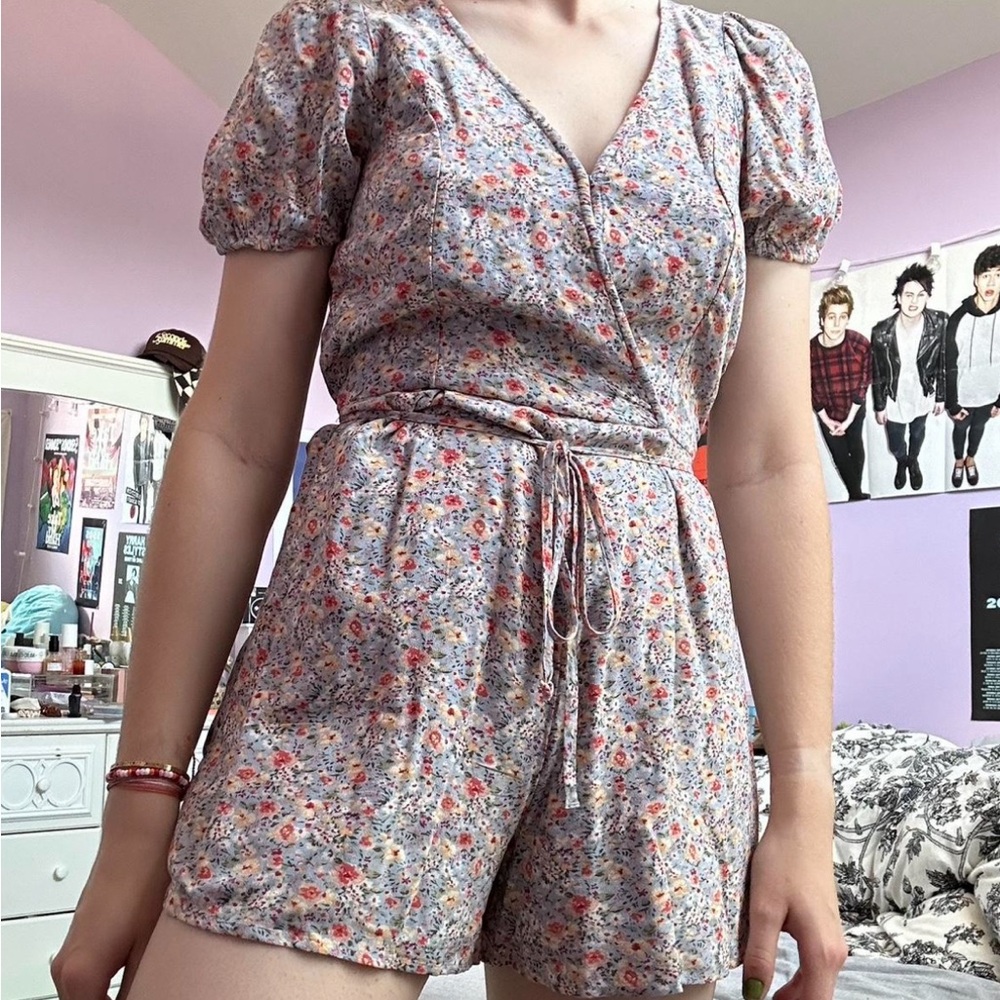 american eagle floral romper
